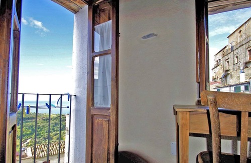 Belmonte Calabro House | Characteristic house in the historic center of Belmonte Calabro, Nature and Culture