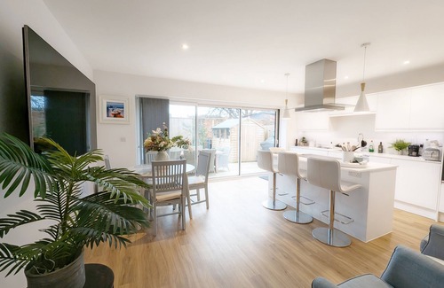 Petersfield Cottage | Charles Street - Petersfield - a town house that sleeps 4 guests in 2 bedrooms