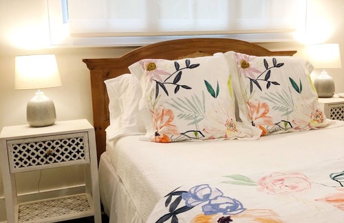 Charleston House | Charleston Guest House- Easy parking! Quiet, safe neighborhood! Close to Dwntn!