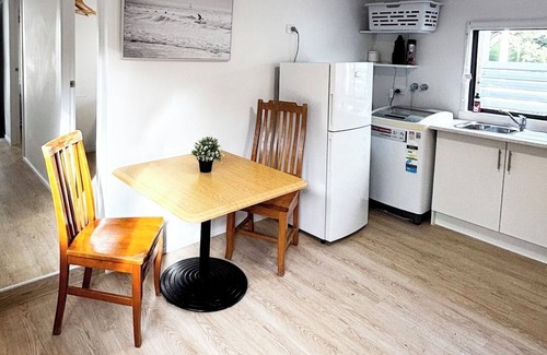 Charlestown Cabin | Charlestown Central Cosy 2 Bedrooms Unit