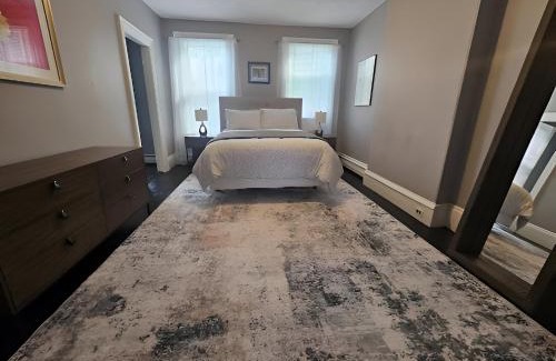Thompson Square - Bunker Hill Apartment | Charlestown Gem