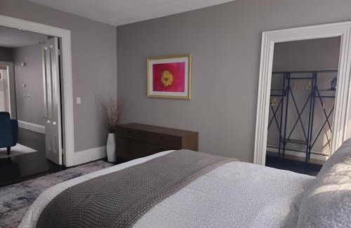 Thompson Square - Bunker Hill Apartment | Charlestown Gem