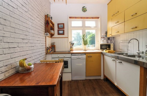 Swinton Cottage | CHARLIES COTTAGE, pet friendly, character holiday cottage in Swinton