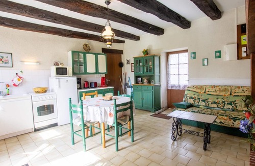 Saint-Pantaly-d'Ans Cottage | Charming Cottage with Garden in Auvézère Valley - Near Périgueux & Lascaux