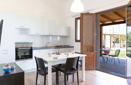 Donnalucata House | Charm, home emotions Baron sea view, swimming pool, wifi and BBQ