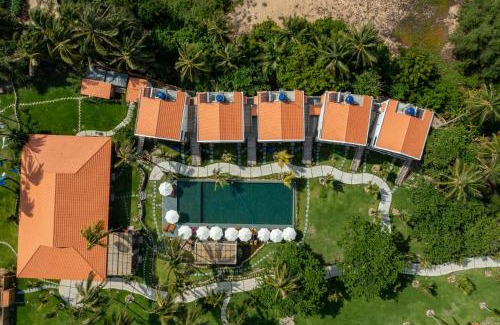 Suoi Nuoc Beach Resort | Charm Hon Rom Villas Resort