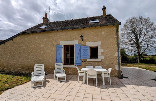 Saulnay Cottage | Charm House with Private Pond in the Heart of Berry