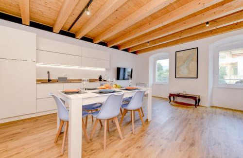 Assenza Apartment | Charm Lakefront Apartments