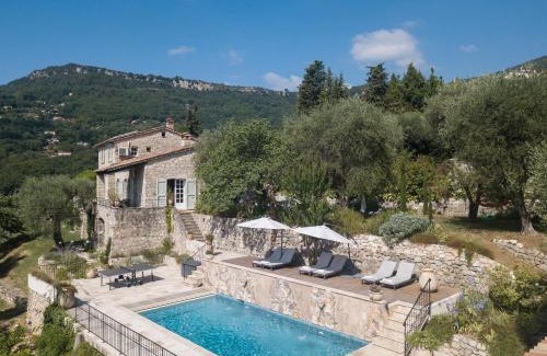 Le Bar-sur-Loup Villa | Charm, luxury, stunning views, villa with pool