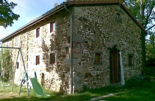 Brousse House | Charm, modern comfort and all services offered (cleaning, linen, games, tv .)