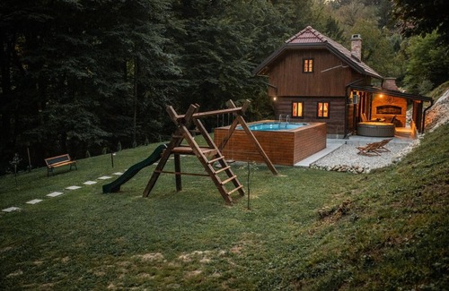 Klanjec House | Charm of Tradition: A Cozy Wooden House in the Heart of Croatian Zagorje