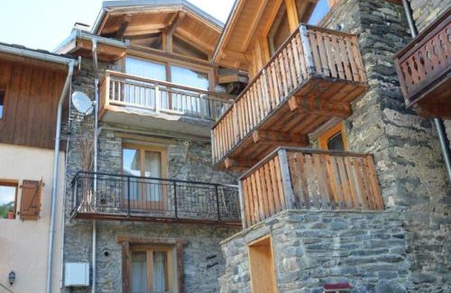 Villarabout Apartment | Charmant 3P à 4km des pistes avec Wifi à Saint-Martin-de-Belleville - FR-1-452-388