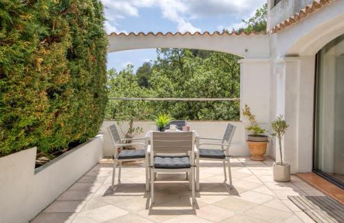 Carros Apartment | CHARMANT 2 PIECES DANS VILLA INDIVIDUELLE TERRASSES JARDIN