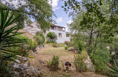 Carros Apartment | CHARMANT 2 PIECES DANS VILLA INDIVIDUELLE TERRASSES JARDIN