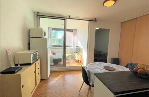 Saint-Cyprien Plage Apartment | Charmant 2P avec loggia fermée, proche plage à St-Cyprien Plage - FR-1-225D-131