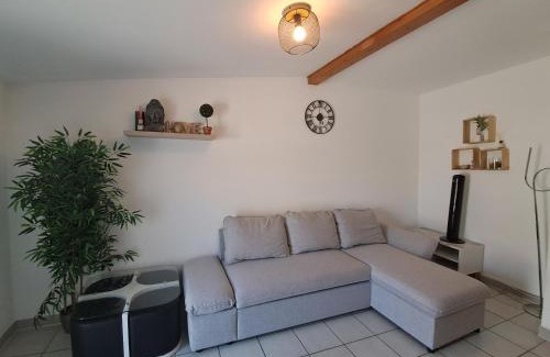 Chateauvert Apartment | Charmant appartement 2 chambres 400 m centre gare