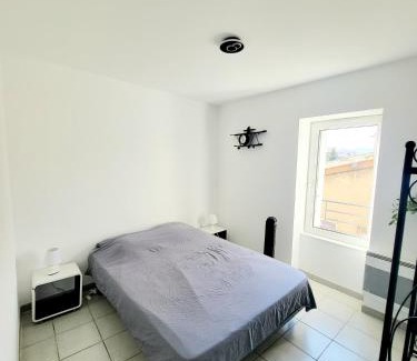Chateauvert Apartment | Charmant appartement 2 chambres 400 m centre gare