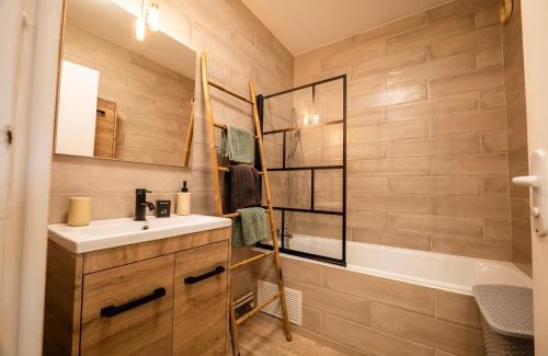 Moulin a Vent Apartment | Charmant appartement - Box Gourmande -parking -Clim