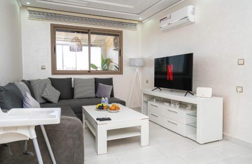 Tangier Apartment | Charmant apt spacieux 2 ch, terrasse, vue dégagée, clim