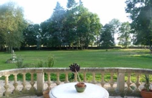 Parennes Bed & Breakfast | Charmant Château XIXème - Parc 2ha, Chambres Lumineuses, Petit Déjeuner Local, Proche Forêt et Cité Médiévale - FR-1-410-410