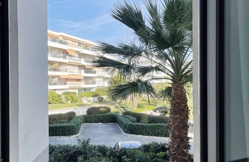 Golfe Juan Apartment | Charmant Deux Pièces à 500 m des Plages. A 5 Minutes de Cannes!