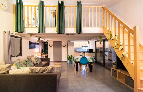 Saint-Jean House | Charmante Petite Maison Avec Piscine/Jacuzzi et Espace Extérieur Privé