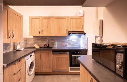 Saint-Jean House | Charmante Petite Maison Avec Piscine/Jacuzzi et Espace Extérieur Privé