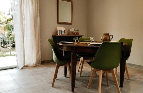 Saint-Julien-de-Peyrolas House | Charmante maison avec jardin aux portes des gorges de l'Ardèche