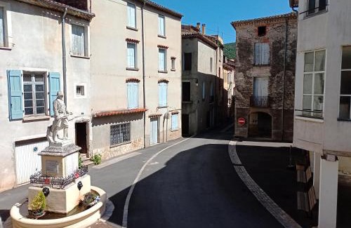 Saint-Laurent-le-Minier Apartment | Charmant appartement dans l’Ancienne Mairie