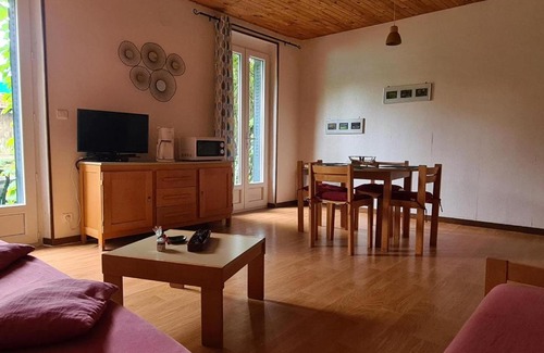 La Chabanne House | Charmant Gîte avec Activités Extérieures et Auberge sur Place à La Chabanne - FR-1-489-187