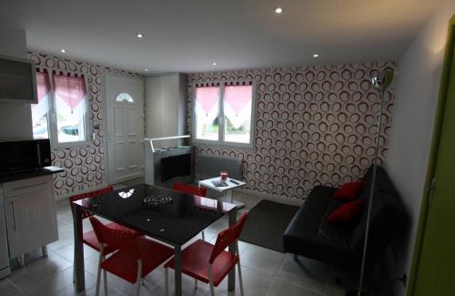 Vincey House | Charmant Gîte Moderne avec Terrasse, Proche Épinal & Nancy, Idéal pour Motards & Randonnées - FR-1-589-262