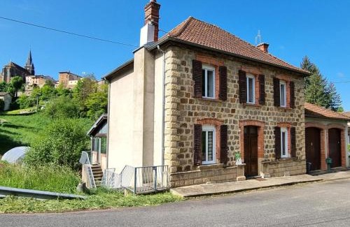 Neronde House | Charmant gîte pour 6 personnes à Néronde - FR-1-496-357