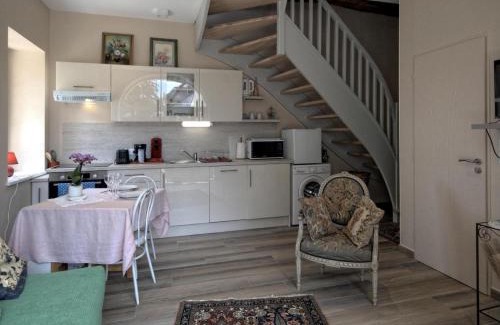 Montagney House | Charmant gîte rénové avec terrasse et parking privé dans un parc, accepte petit animal - FR-1-583-433
