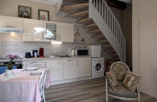 Montagney House | Charmant gîte rénové avec terrasse et parking privé dans un parc, accepte petit animal - FR-1-583-433