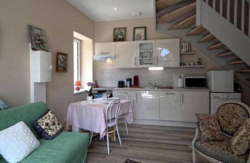 Montagney House | Charmant gîte rénové avec terrasse et parking privé dans un parc, accepte petit animal - FR-1-583-433