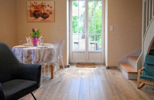 Montagney House | Charmant gîte rénové avec terrasse et parking au cœur de Montagney - FR-1-583-482