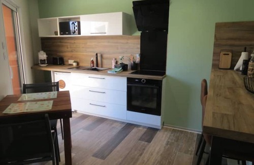 Les Landes-Genusson Apartment | Charmant Logement Avec Jacuzzi Proche Puy Du Fou