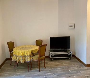 Saint-Brice-sous-Foret Apartment | Charmant studio terrasse 25min Aéroport CDG