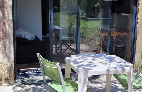 Saint-Denis-de-Pile Apartment | Charmant Studio Avec Terrasse et Accès Jardin