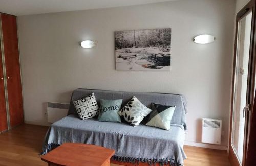La Mongie Apartment | Charmant studio cabine pour 4 avec terrasse, piscine couverte, parking et salle de fitness à 400m des pistes - FR-1-404-245