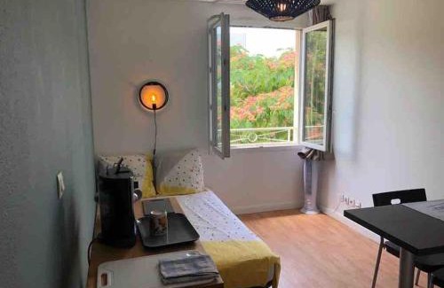 Le Tholonet Apartment | Charmant Studio climatisé Aix en Provence - parking gratuit