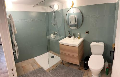 Meze Apartment | Charmant studio climatisé à 200m de la plage
