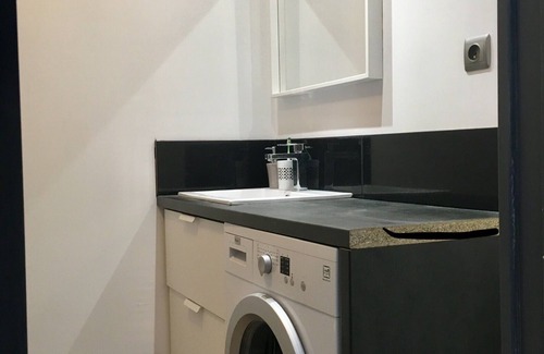 Saint - Michel Apartment | Charmant Studio Refait à Neuf, au Pied du Métro et du Tramway