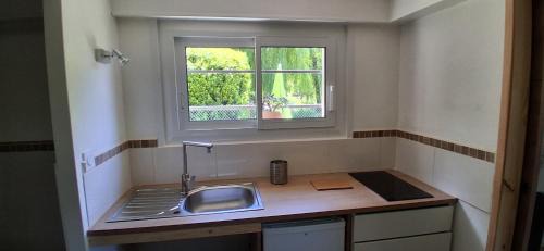 Roquefort-les-Pins Apartment | Charmant studio Van Gogh