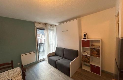 Bagneres-de-Luchon Apartment | Charmant T1 Bis Cabine - Parking privé