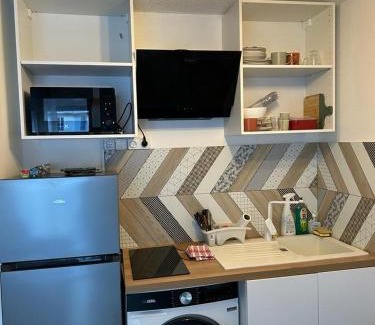 Bagneres-de-Luchon Apartment | Charmant T1 Bis Cabine - Parking privé