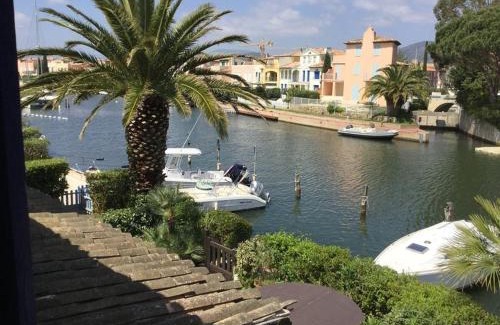 Port Cogolin Apartment | Charmant T2 Mezzanine avec Piscine à Port Cogolin – 6 Couchages, Parking Privatif, Proche Plages - FR-1-226B-39