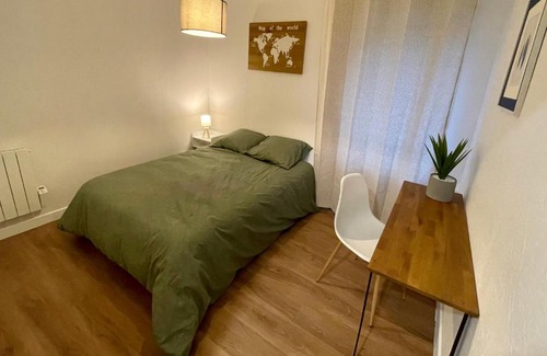 Bourges Apartment | Charmant T2 rénové avec parking et terrasse
