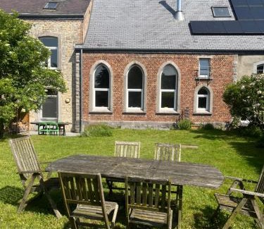 Eprave House | Charmante chapelle aménagée à Eprave