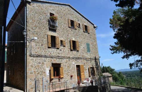 San Valentino House | Charmante Home with Garden